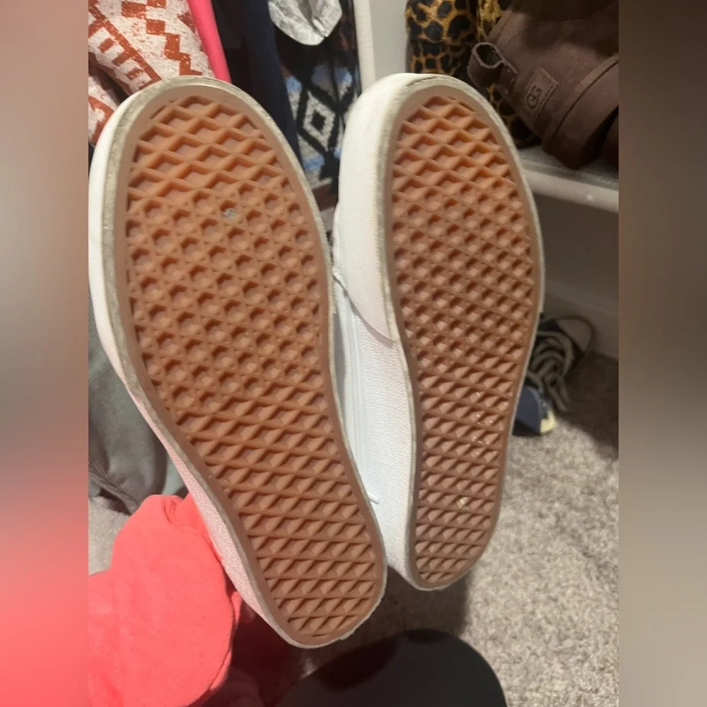 Vans - Picture 2 of 2